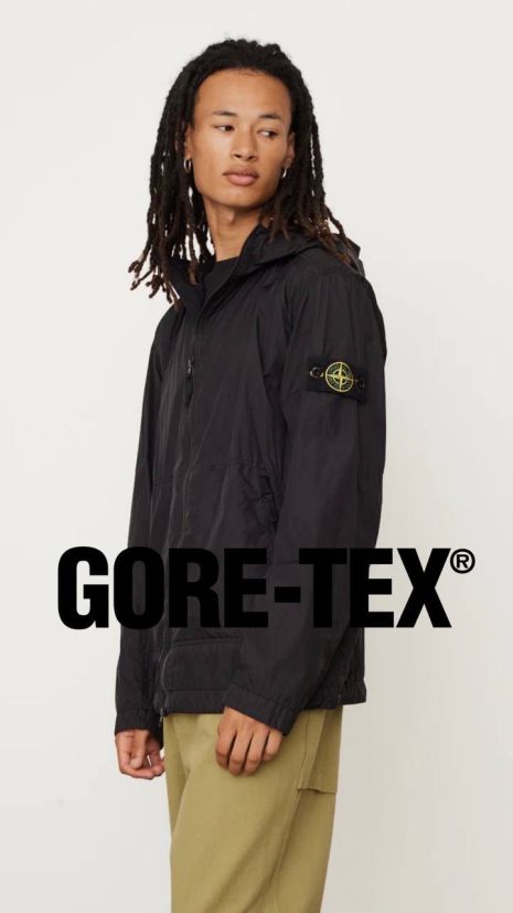 Овершот Stone Island GORE TEX у чорному кольорі