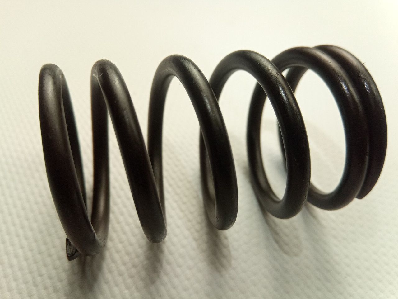 Пружина клапана ВАЗ 2101 большая, 1 шт. (2101-1007020) (21010-1007020-00) Пружина клапана ВАЗ 2101 большая, 1 шт. (2101-1007020) (21010-1007020-00)