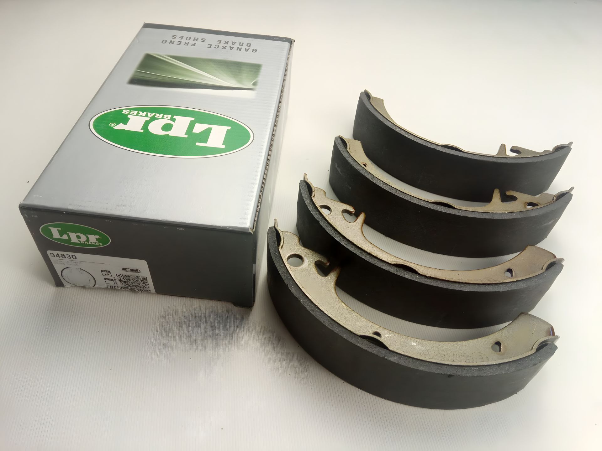 Задние тормозные колодки ВАЗ 2108, марка LPR (04830) (2108-3502090) Задние тормозные колодки ВАЗ 2108, марка LPR (04830) (2108-3502090)