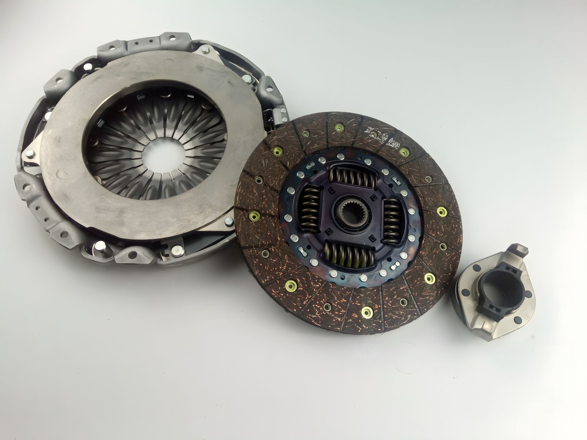 Водяной насос MITSUBISHI L200, PAJERO, AISIN (Модель WPM068V) Водяной насос MITSUBISHI L200, PAJERO, AISIN (Модель WPM068V)