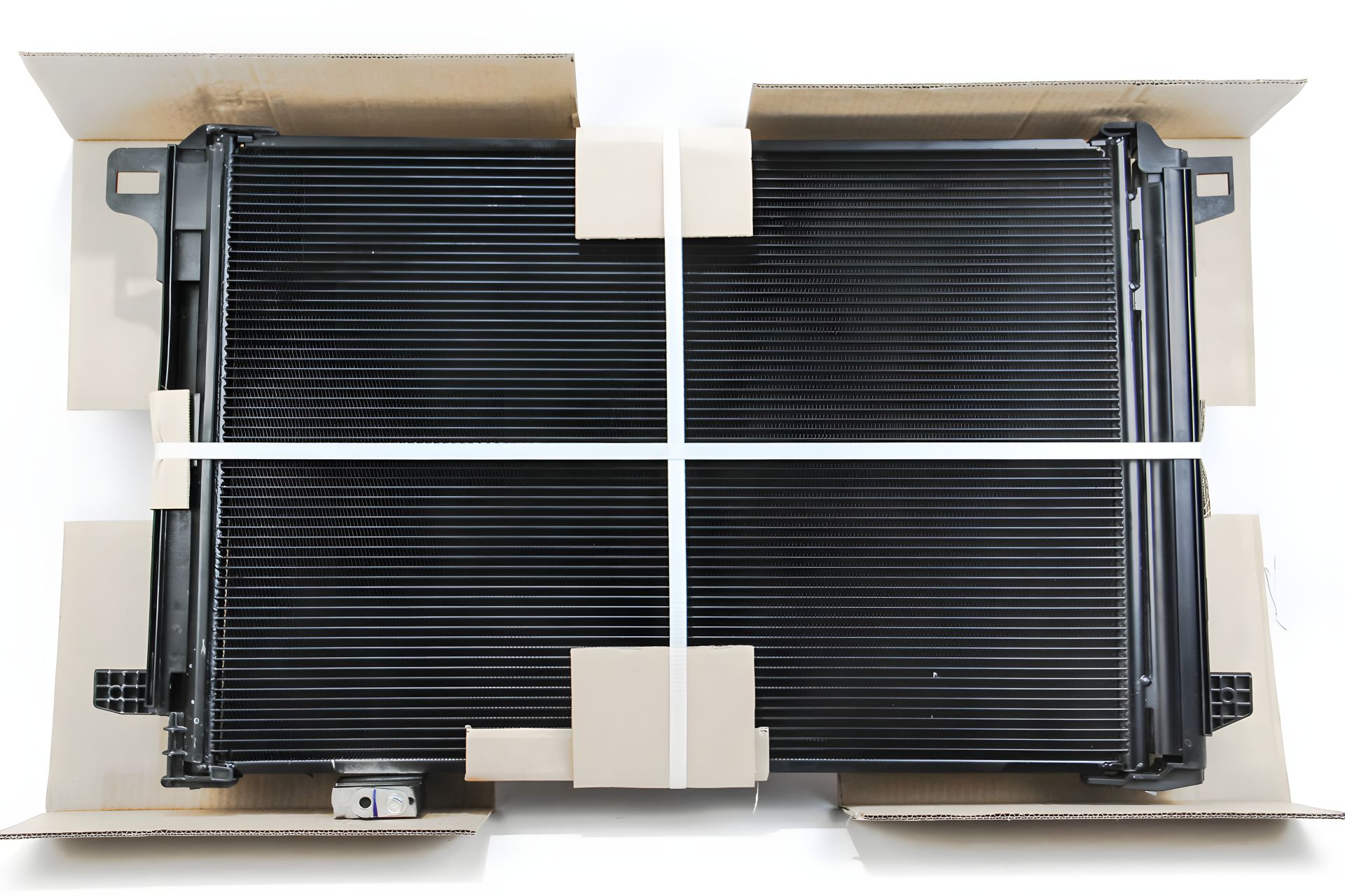 Кондиционерный радиатор C-class (W204/CLS (C218)/E-class (W212) 1.6-6.2 07-, MAHLE/KNECHT (AC786000S) Кондиционерный радиатор C-class (W204/CLS (C218)/E-class (W212) 1.6-6.2 07-, MAHLE/KNECHT (AC786000S)