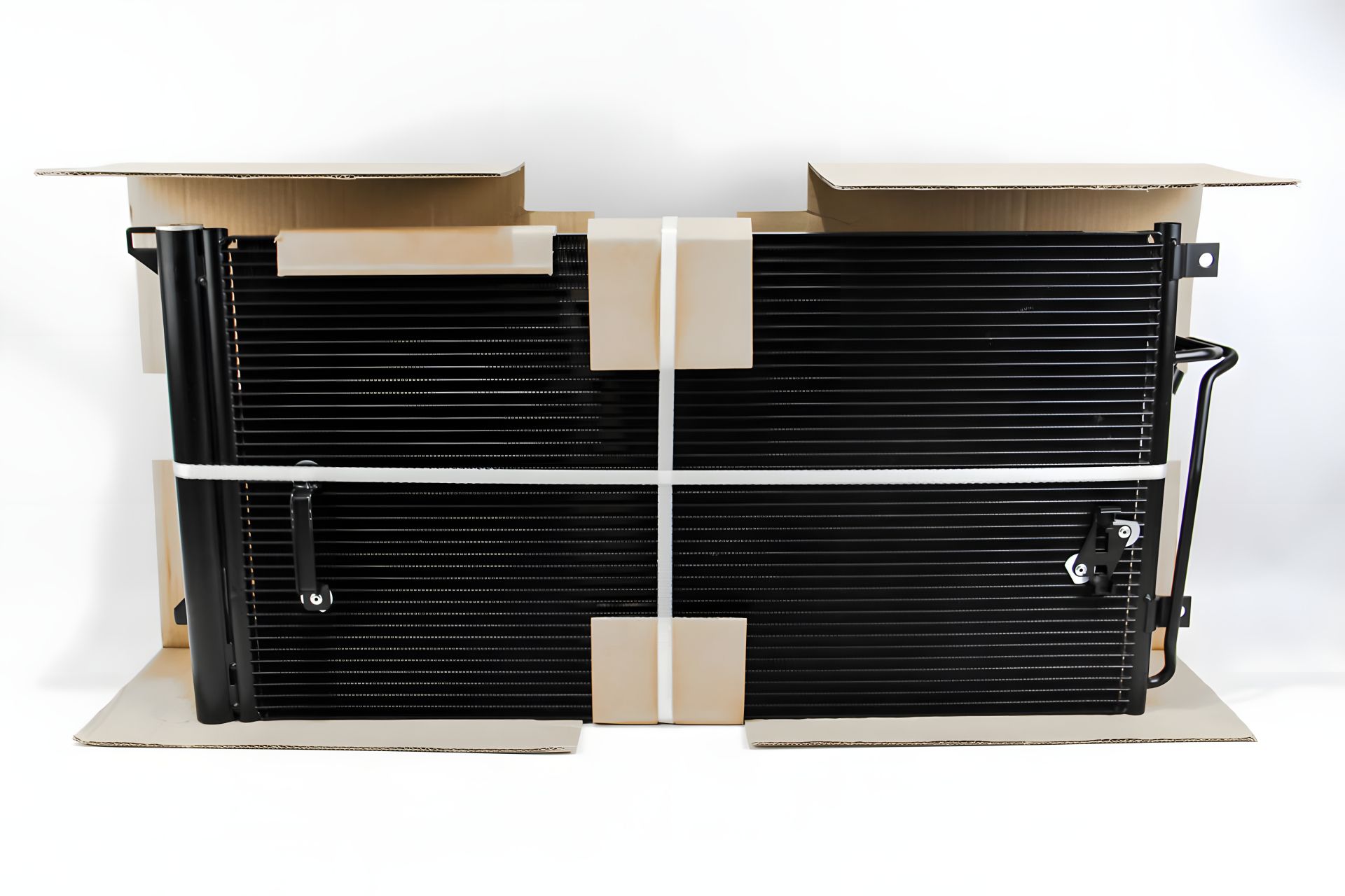 Радиатор кондиционера для Q7, Porsche Cayenne, VW Touareg (02-15), MAHLE/KNECHT (AC659000S) Радиатор кондиционера для Q7, Porsche Cayenne, VW Touareg (02-15), MAHLE/KNECHT (AC659000S)