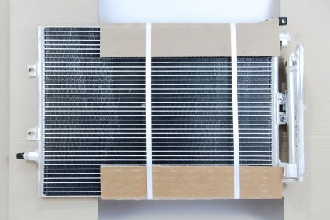 Кондиціонерний радіатор для Renault Clio 1.2-2.0 04-, MAHLE/KNECHT (AC720000S)