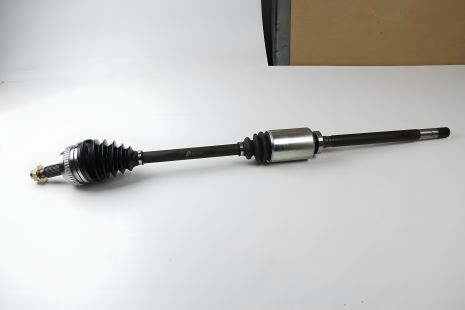 Піввісь Master/Movano 2.5dCi/dTi 01- R (+ABS), BGA (DS7335RA)