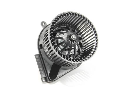 Вентилятор обогревателя салона для Sprinter/LT 96-06, MAHLE/KNECHT (AB271000S) Вентилятор обогревателя салона для Sprinter/LT 96-06, MAHLE/KNECHT (AB271000S)