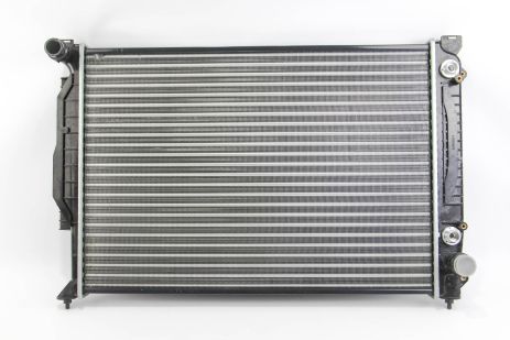 Радиатор охлаждения двигателя Audi A6 2.5TDI 97 (АКПП/+/-AC), LORO (0030170009) Радиатор охлаждения двигателя Audi A6 2.5TDI 97 (АКПП/+/-AC), LORO (0030170009)