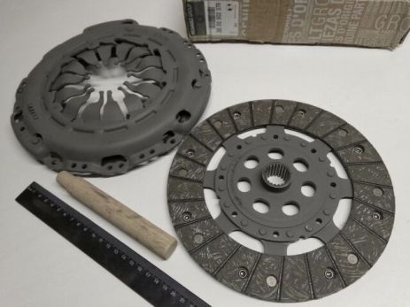 Збір зчеплення Kangoo II 1,5 DCI, Renault (302050237R) D225 мм без стискання