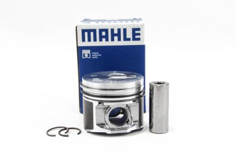 Поршень Doblo 1.9 D (82,4mm) , MAHLE/KNECHT (0097904) Поршень Doblo 1.9 D (82,4mm) , MAHLE/KNECHT (0097904)