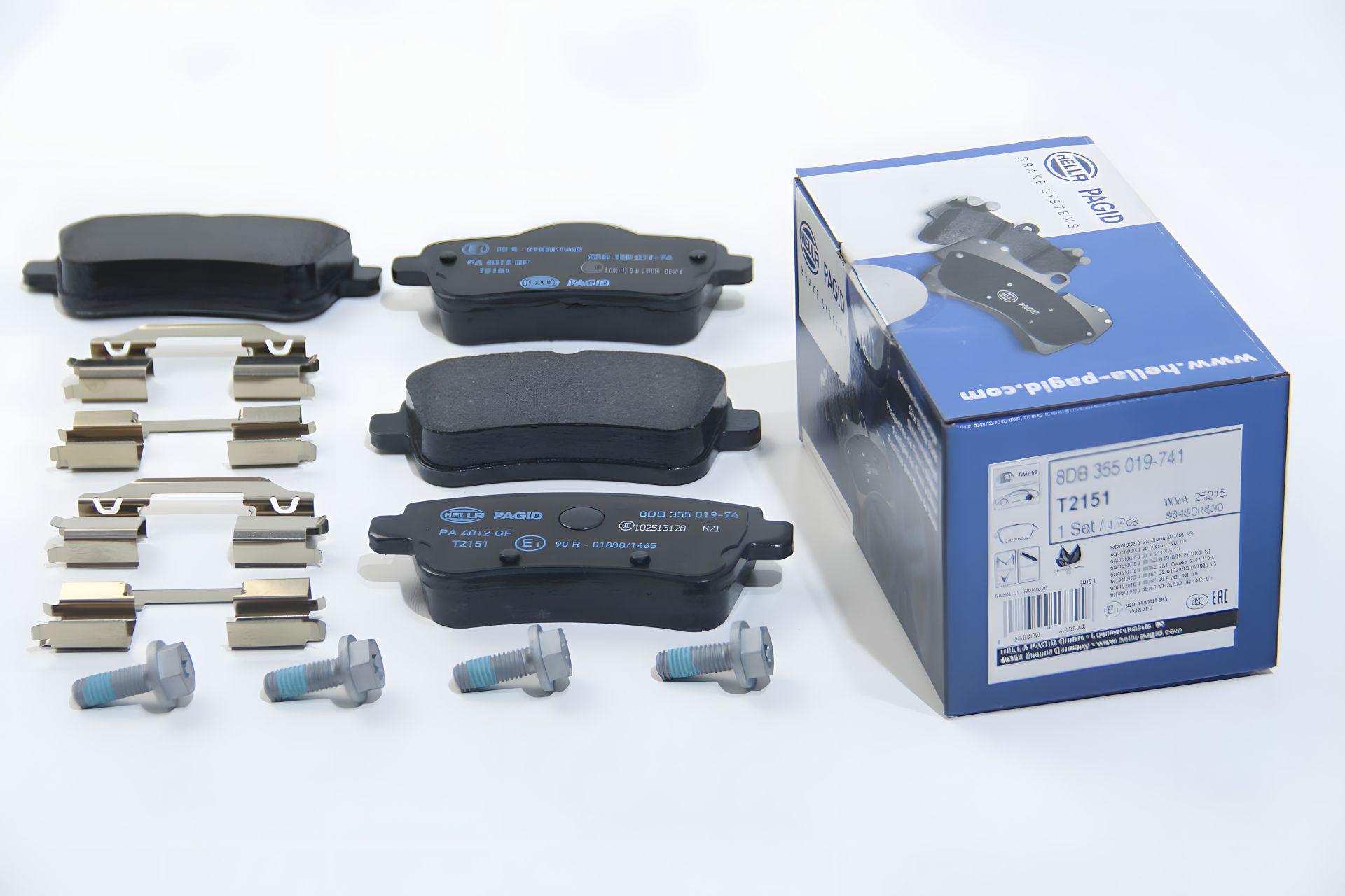 Задние тормозные колодки W166/X166 11- (TRW), HELLA PAGID (8DB355019741) Задние тормозные колодки W166/X166 11- (TRW), HELLA PAGID (8DB355019741)