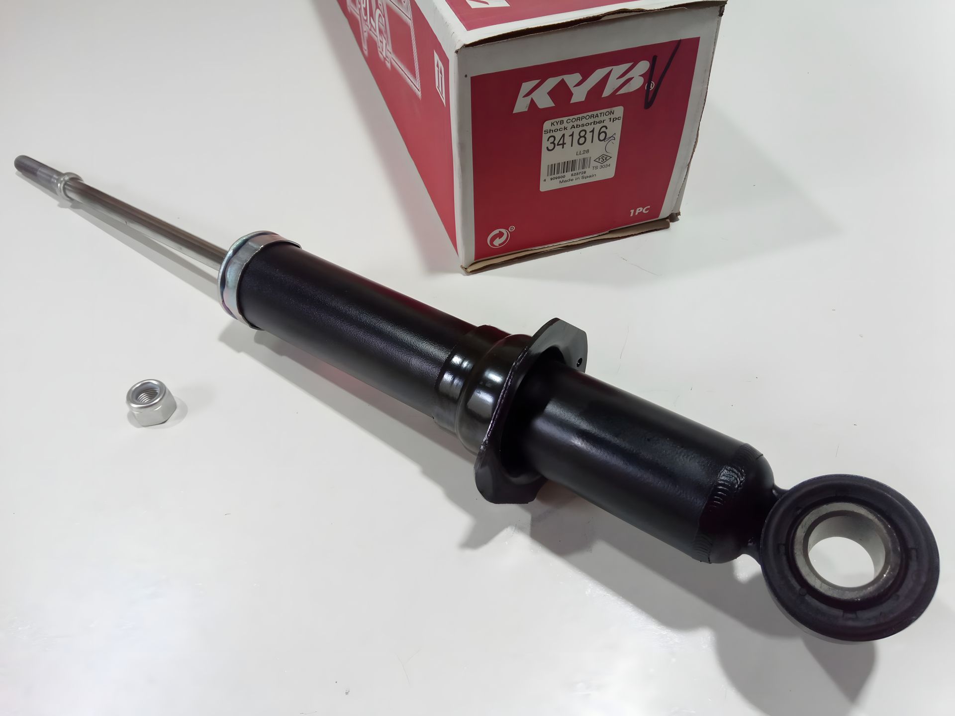 Амортизатор задний Emgrand EC7 (газ-масло), KAYABA (341816) (1064001268) Амортизатор задний Emgrand EC7 (газ-масло), KAYABA (341816) (1064001268)