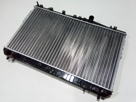 Охолодження радіатор Lacetti (МКПП), TEMPEST (TP.15.61.633) (96553378) Охолодження радіатор Lacetti (МКПП), TEMPEST (TP.15.61.633) (96553378)