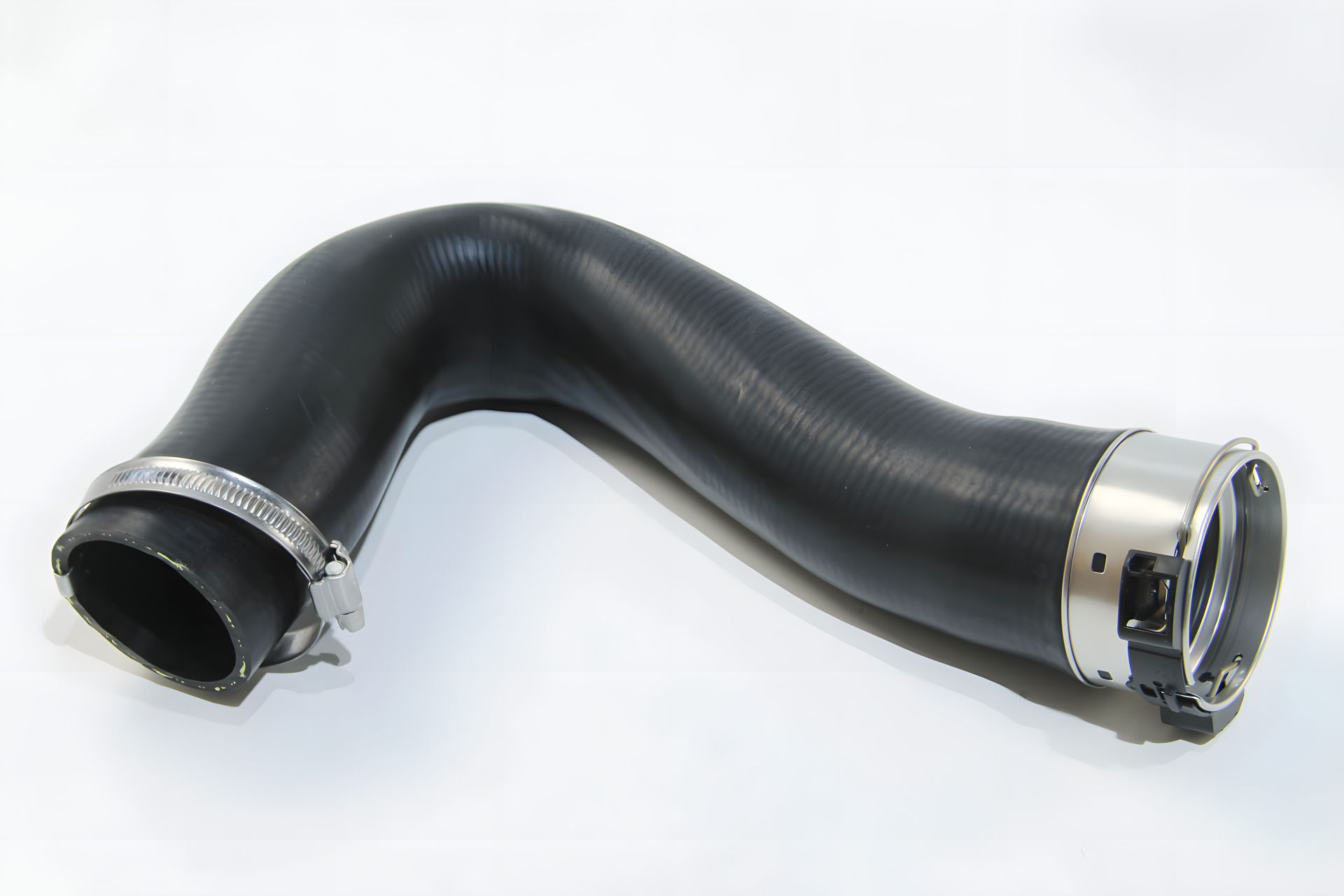 Интеркулерный патрубок для VW Crafter 30-50 2.0 TDI 11-16, Autotechteile (3145090) Интеркулерный патрубок для VW Crafter 30-50 2.0 TDI 11-16, Autotechteile (3145090)