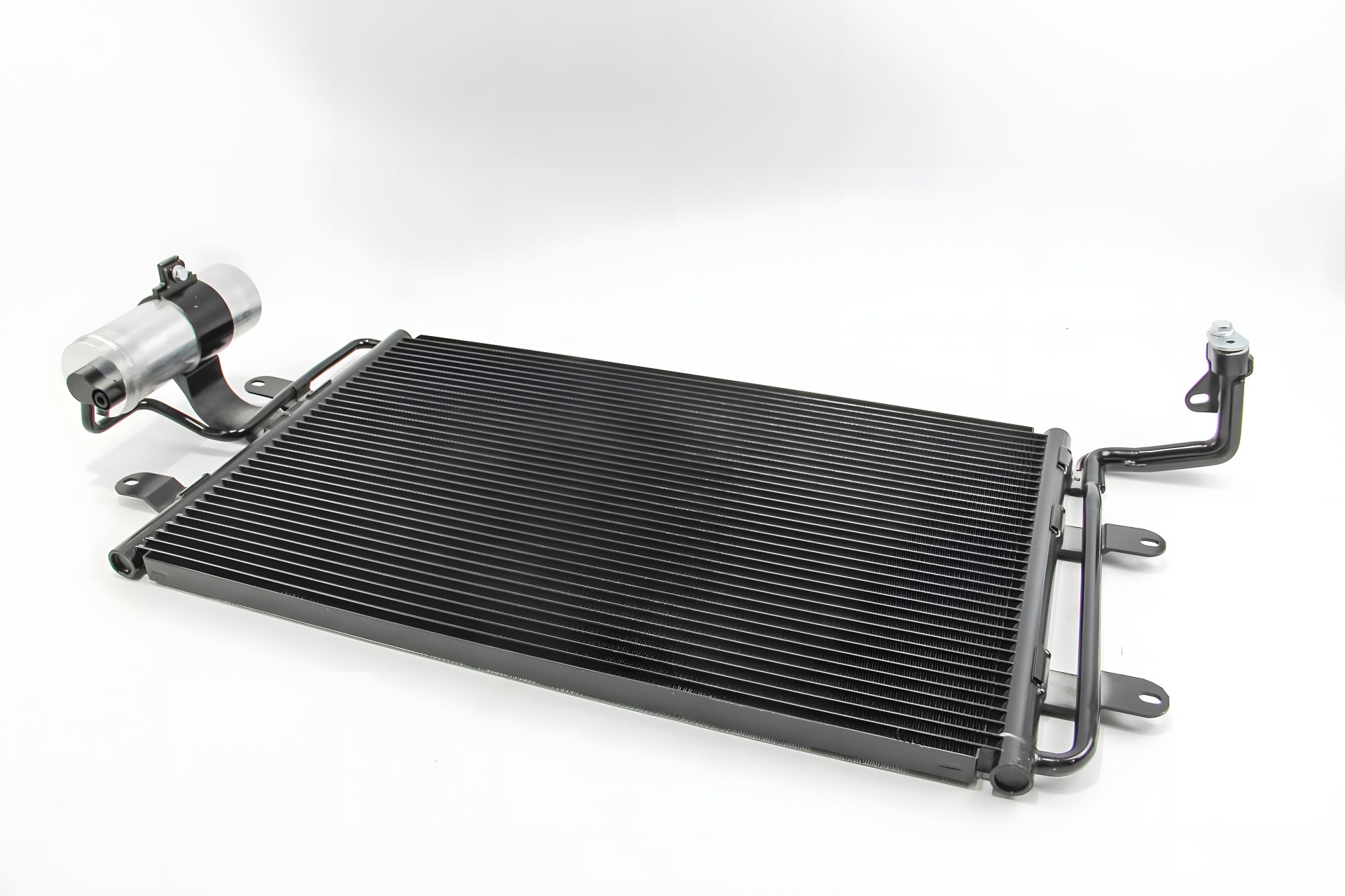 Радіатор кондиціонера для A3/Octavia/Golf IV 98-06, LORO (0530160007A) Радіатор кондиціонера для A3/Octavia/Golf IV 98-06, LORO (0530160007A)