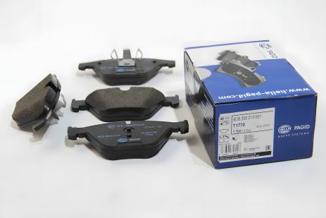 Передние тормозные колодки для BMW 3 (E90/E90N) 320d 05-/X1 (E84) 09-, бренда HELLA PAGID (8DB355013931)