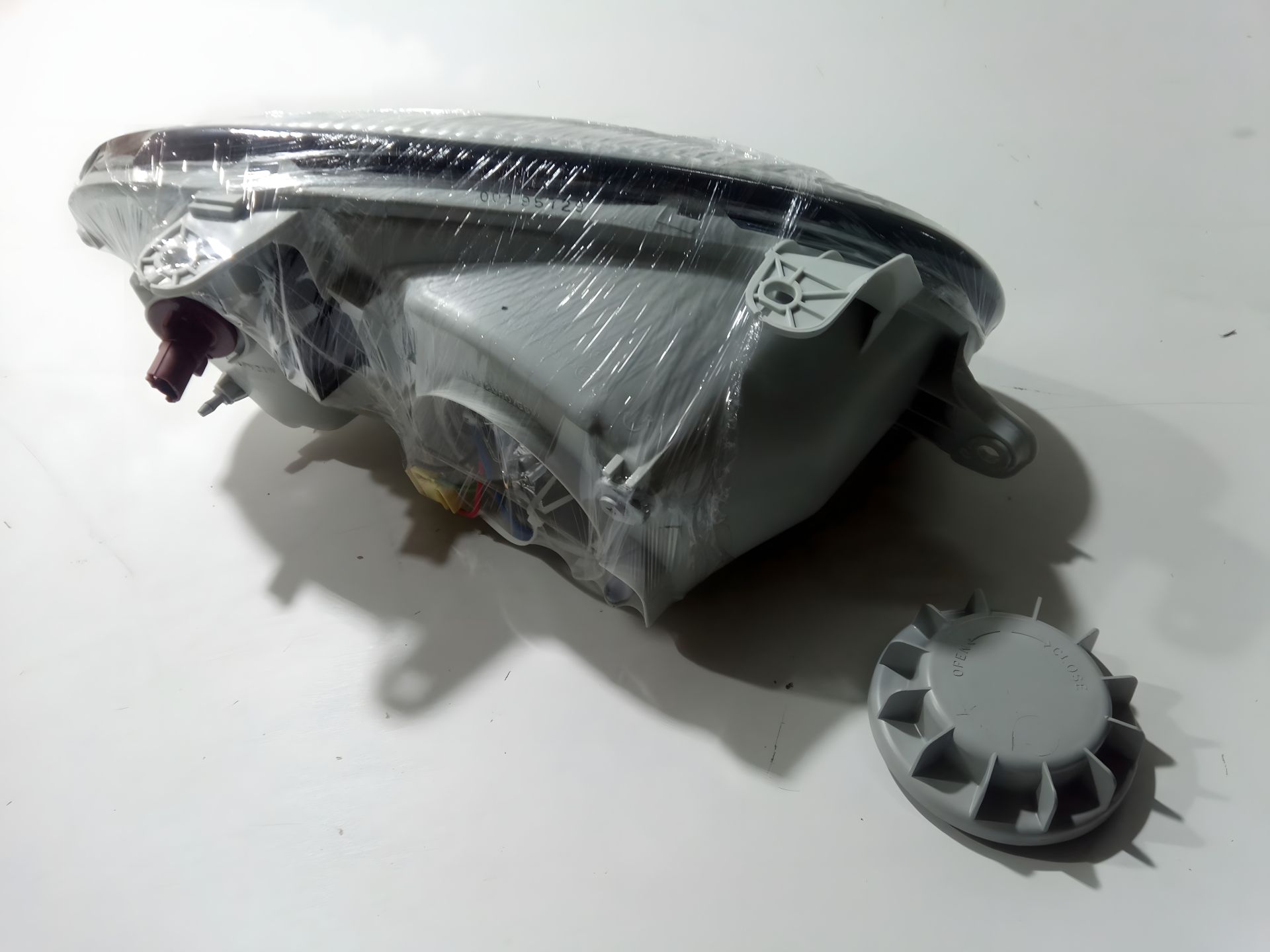 Фара DEPO в зборі лев. Lanos, сірий корпус (222-1104L-LDEMN) під електр. кор. (96324502) Фара DEPO в зборі лев. Lanos, сірий корпус (222-1104L-LDEMN) під електр. кор. (96324502)