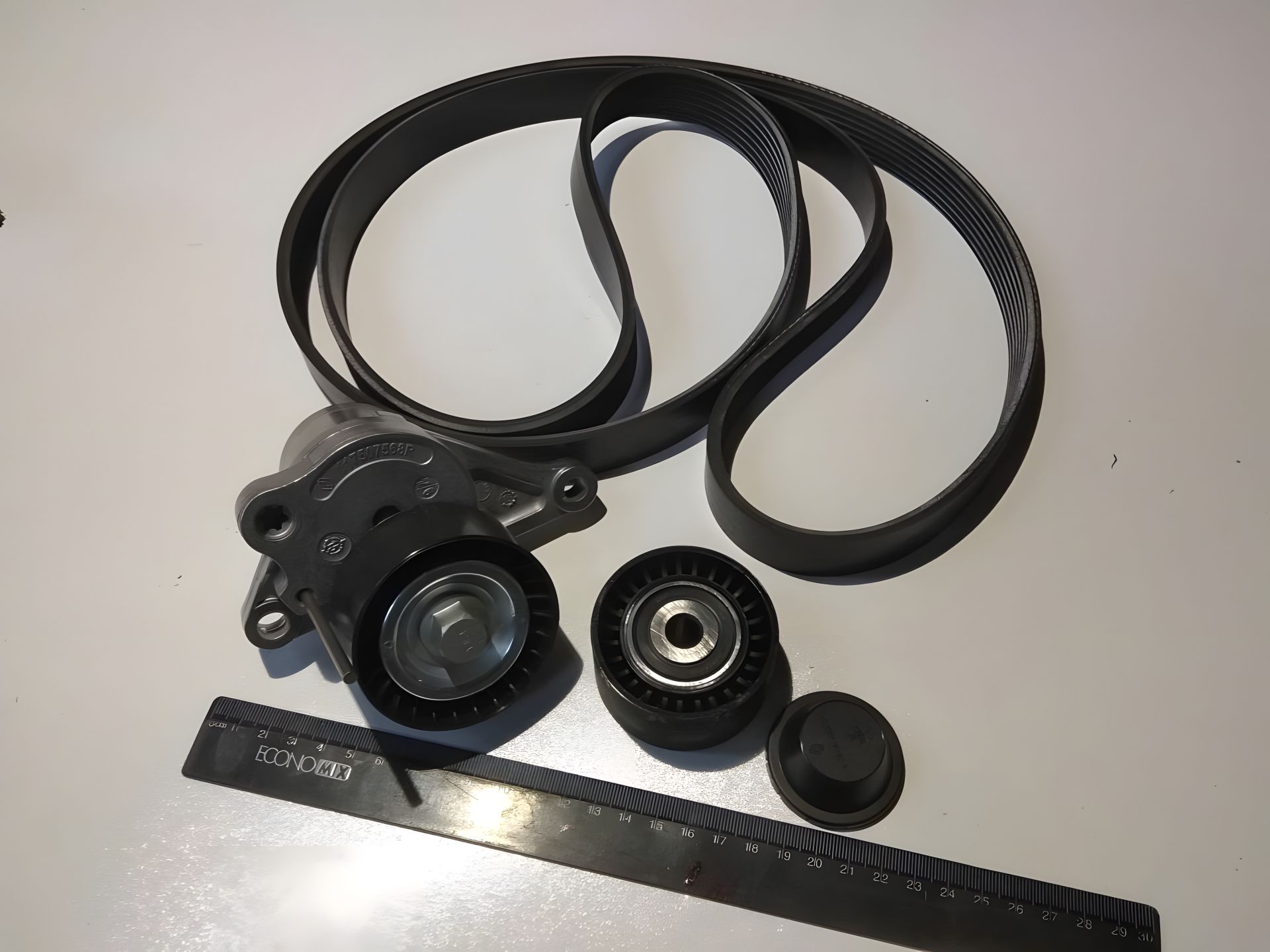 Ручейковый ремень генератора+ролики для RENAULT 2.0-2.3 dCi и NISSAN (1172000Q0C) 7PK1975 Ручейковый ремень генератора+ролики для RENAULT 2.0-2.3 dCi и NISSAN (1172000Q0C) 7PK1975