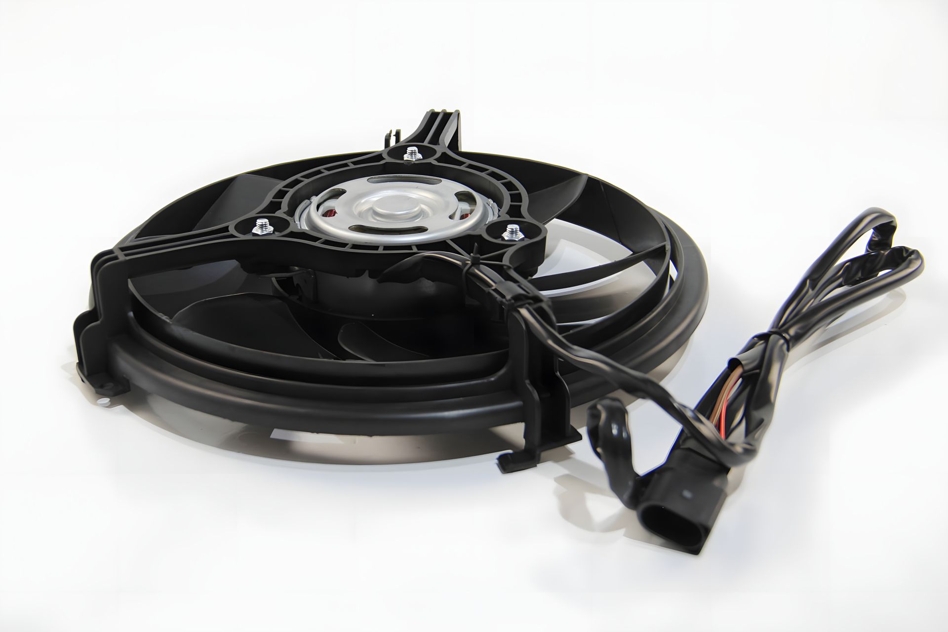 Охолоджуючий вентилятор PASSAT/A4/A6/A8 94-05 (280мм), JP Group (1199105300) Охолоджуючий вентилятор PASSAT/A4/A6/A8 94-05 (280мм), JP Group (1199105300)