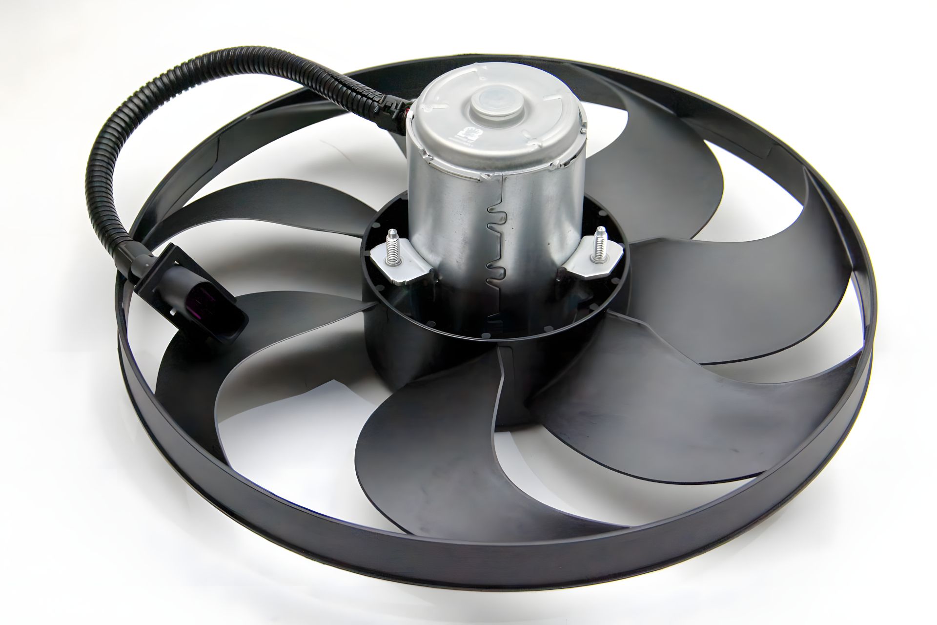 Радиаторный вентилятор Golf IV/Octavia/Fabia (345mm/200/60W), JP Group (1199104000) Радиаторный вентилятор Golf IV/Octavia/Fabia (345mm/200/60W), JP Group (1199104000)