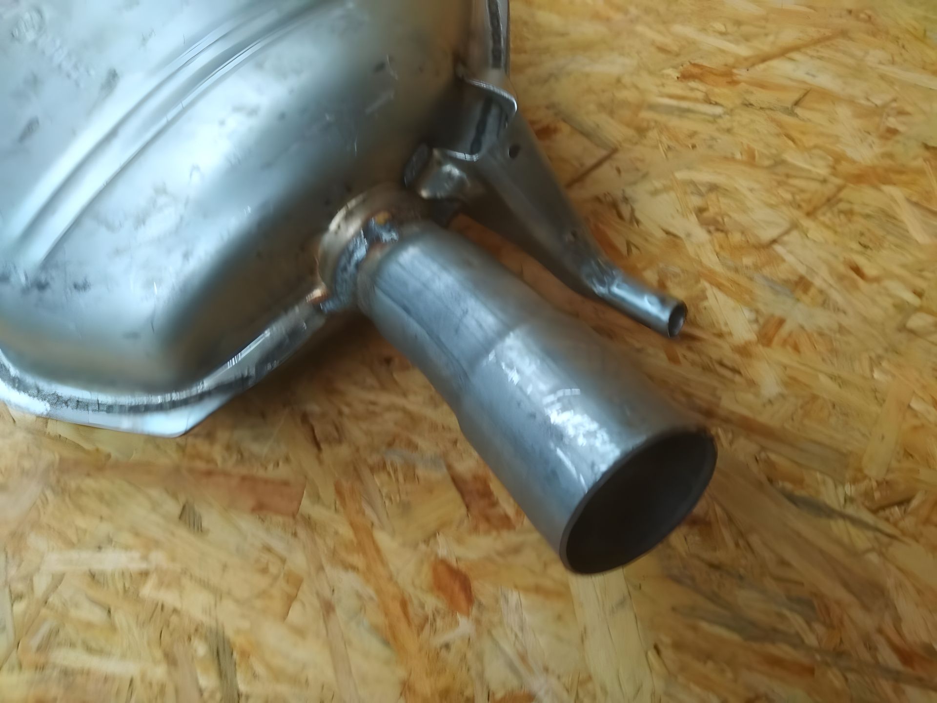 Резонатор седан W124 2.6/3.0 85-92, POLMO (модель 13.97, код 1244900415) Резонатор седан W124 2.6/3.0 85-92, POLMO (модель 13.97, код 1244900415)