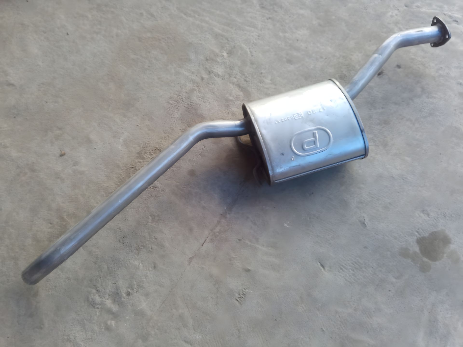 Резонатор Omega A 86-94 седан 1.8/2.0/2.4, POLMO (17.30) (852103) Резонатор Omega A 86-94 седан 1.8/2.0/2.4, POLMO (17.30) (852103)