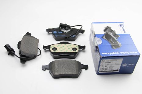 Колодки передние тормозные Audi A4 B6 (8E2) (2000 - 2005), HELLA PAGID (8DB355010731)