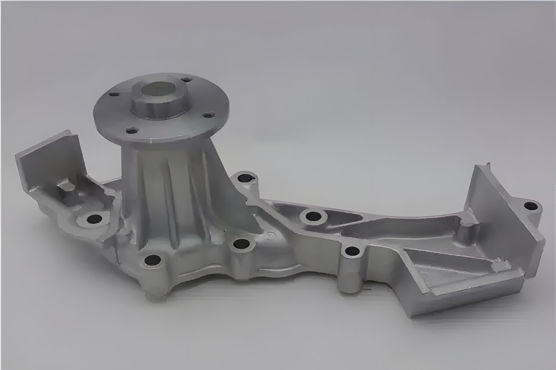 Водяний насос NISSAN GMB (GWN61A) Водяний насос NISSAN GMB (GWN61A)
