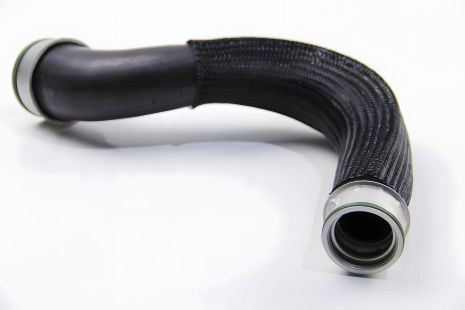 Радіаторний патрубок інтеркулера Touareg 2.5TDI 03-10, JP Group (1117706200) Радіаторний патрубок інтеркулера Touareg 2.5TDI 03-10, JP Group (1117706200)