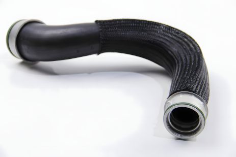 Радіаторний патрубок інтеркулера Touareg 2.5TDI 03-10, JP Group (1117706200) Радіаторний патрубок інтеркулера Touareg 2.5TDI 03-10, JP Group (1117706200)