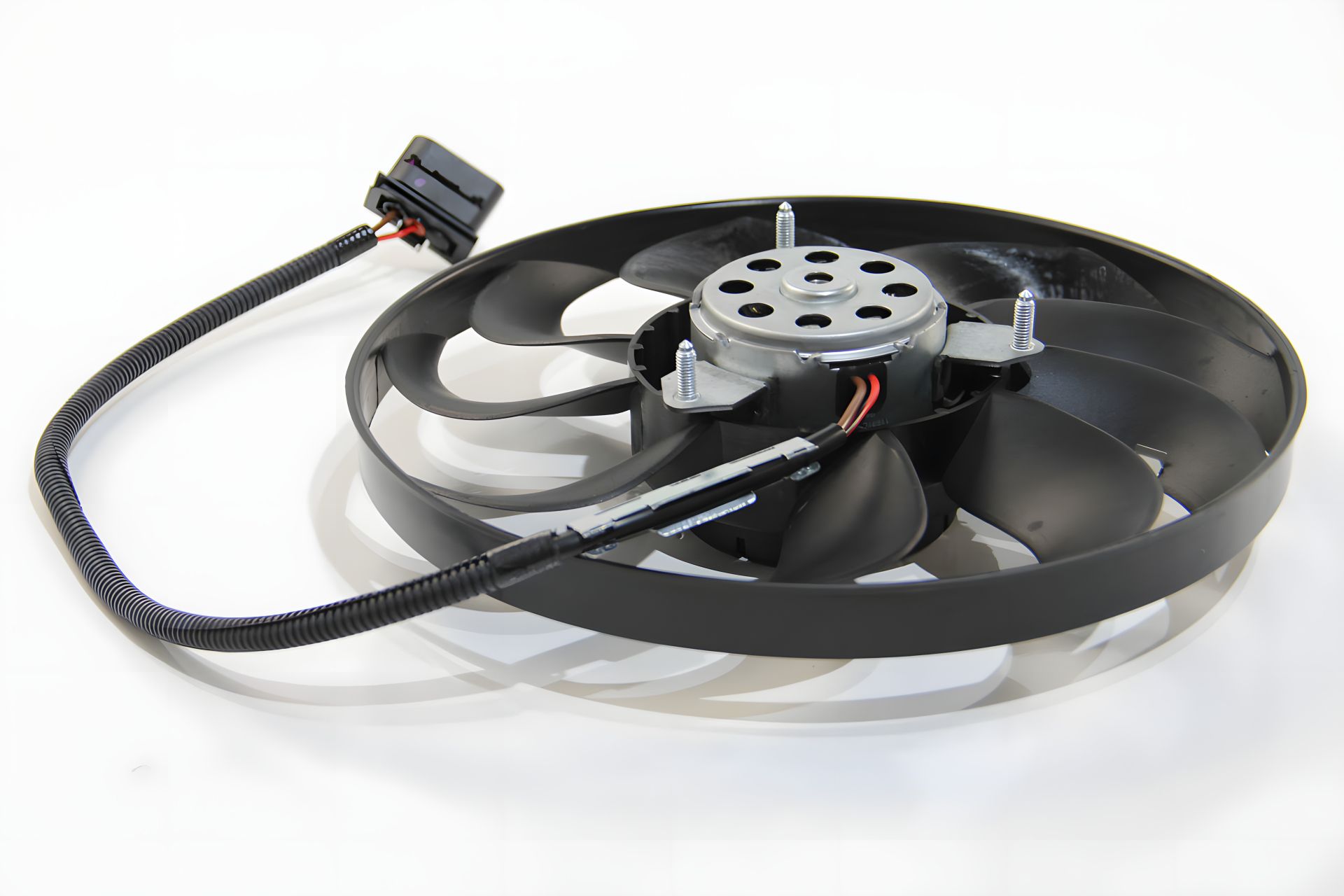 Вентилятор радиатора для Octavia/Golf IV (220/60W/290mm/+AC), от JP Group (1199101400) Вентилятор радиатора для Octavia/Golf IV (220/60W/290mm/+AC), от JP Group (1199101400)