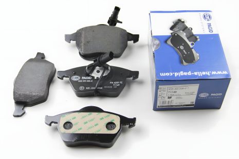 Колодки передні гальмівні Audi A4 B5 (8D2) (1994 - 2001), HELLA PAGID (8DB355008411) Колодки передні гальмівні Audi A4 B5 (8D2) (1994 - 2001), HELLA PAGID (8DB355008411)