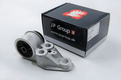 Опорный кронштейн задней балки JP Group (1150100170) для A6/SUPERB/Passat Опорный кронштейн задней балки JP Group (1150100170) для A6/SUPERB/Passat