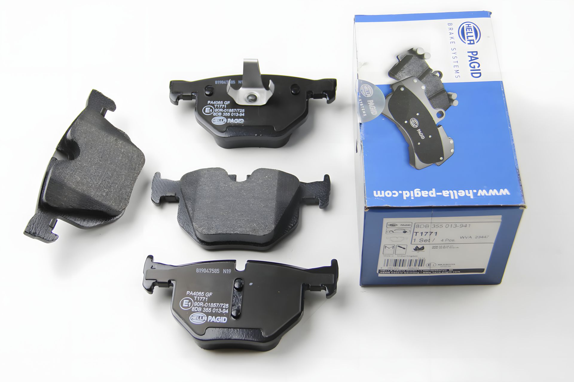 Задні гальмівні колодки для BMW X5 (E70) 2007-2013 від HELLA PAGID (8DB355013941) Задні гальмівні колодки для BMW X5 (E70) 2007-2013 від HELLA PAGID (8DB355013941)