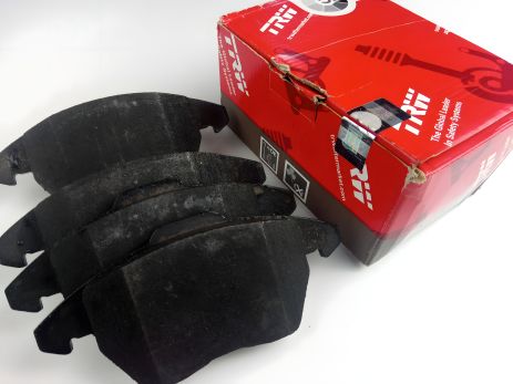 Колодки передні гальмівні VAG 14-, TRW (GDB1605) без датчика (5C0698151)
