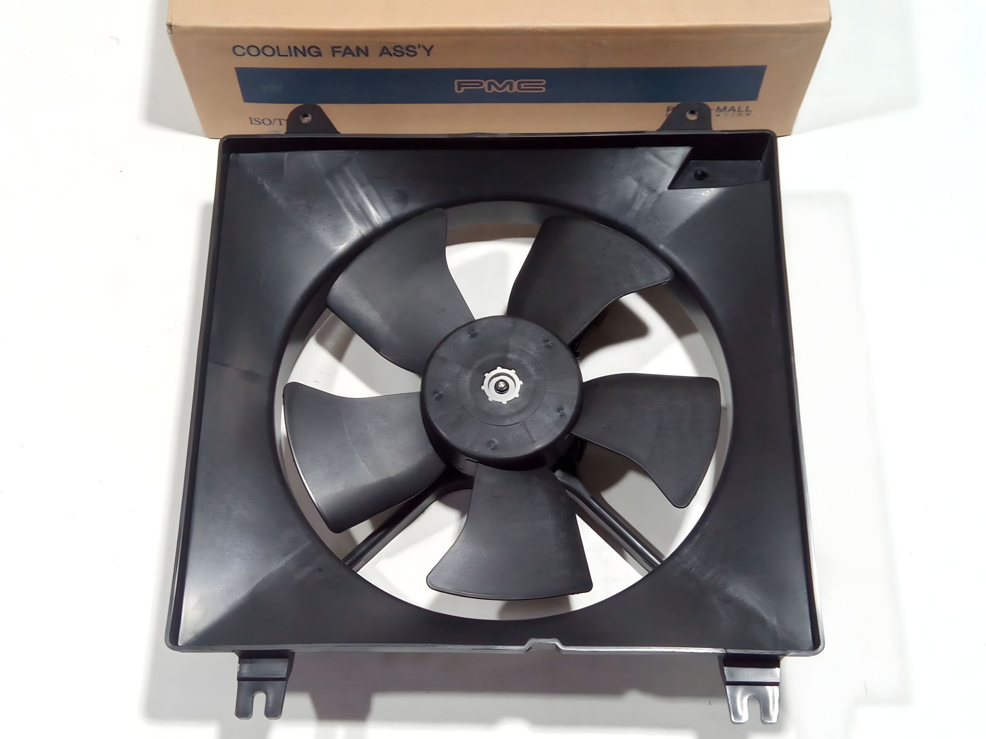 Диффузор радиатора для Lacetti 1.6 с мотором и кондиционером от PMC (PXNAC-004) (96553364) Диффузор радиатора для Lacetti 1.6 с мотором и кондиционером от PMC (PXNAC-004) (96553364)