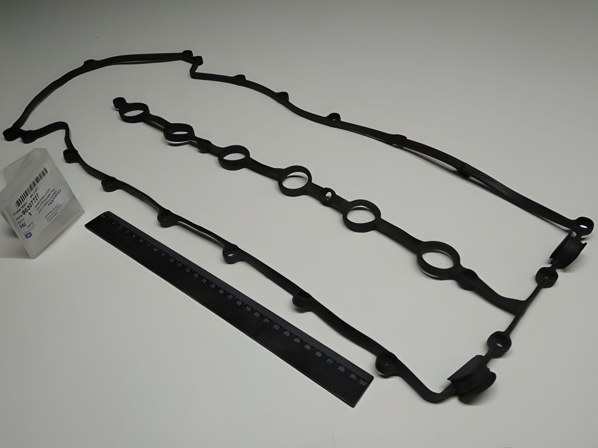 Прокладка клапанної кришки Epica/Evanda, GM (96307727) Прокладка клапанної кришки Epica/Evanda, GM (96307727)