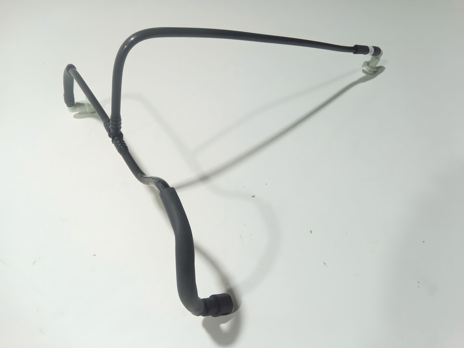 Паливна трубка від фільтра до магістралі Aveo, "GM" (95977865) Паливна трубка від фільтра до магістралі Aveo, "GM" (95977865)