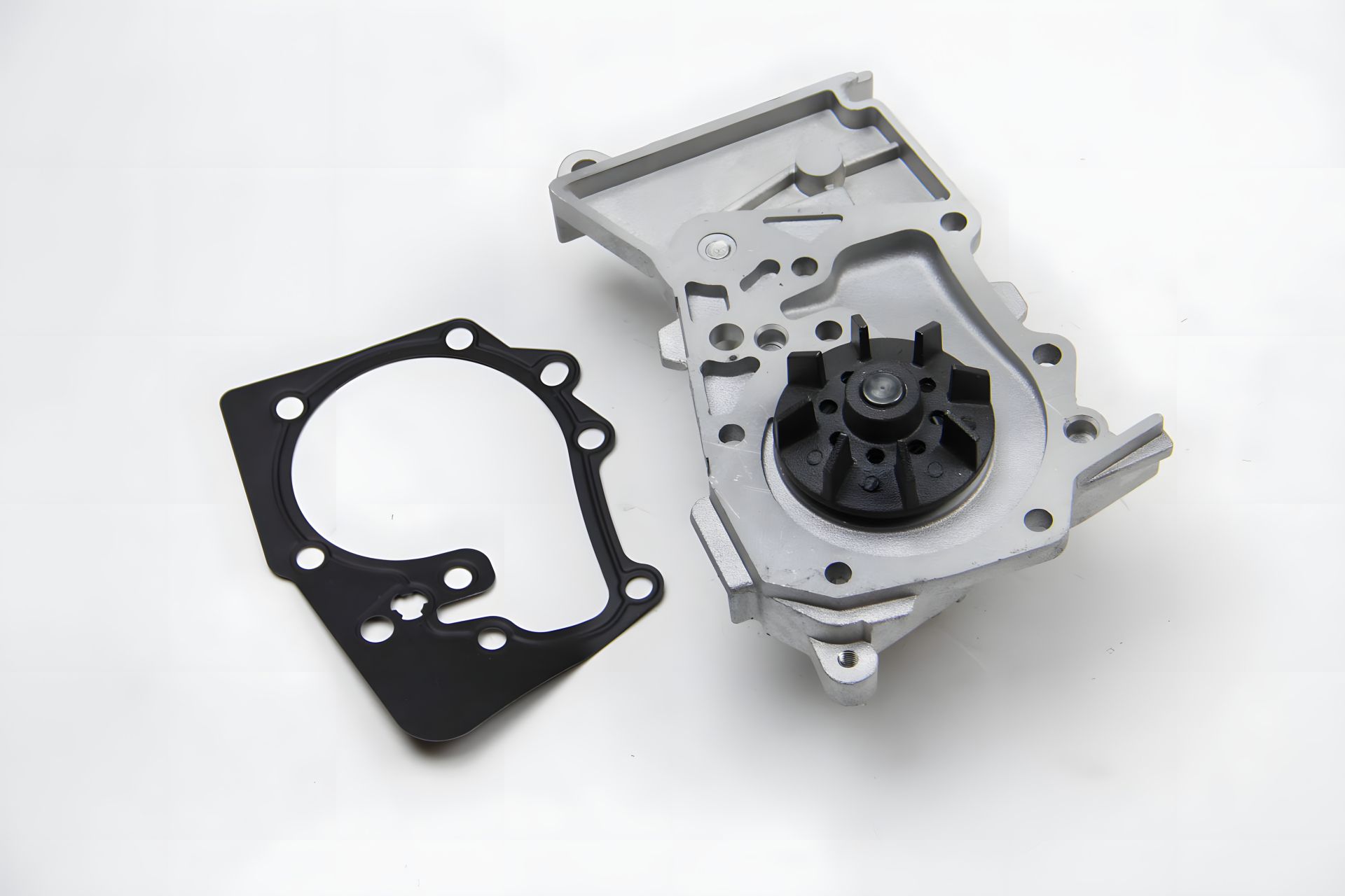 Водяна помпа Kangoo/Logan/Megane/Dokker 1.6 16v, DOLZ (R236) Водяна помпа Kangoo/Logan/Megane/Dokker 1.6 16v, DOLZ (R236)