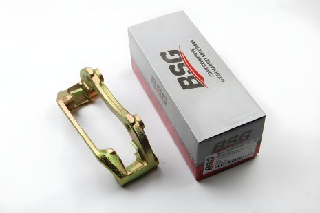 Скоба переднего суппорта Transit V184 (RWD) R, BASBUG (артикул BSG30255003) Скоба переднего суппорта Transit V184 (RWD) R, BASBUG (артикул BSG30255003)