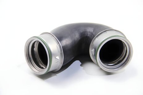 Нижній патрубок інтеркулера JP Group (Passat B5 1.9TDI 00-05, 1117704200) Нижній патрубок інтеркулера JP Group (Passat B5 1.9TDI 00-05, 1117704200)