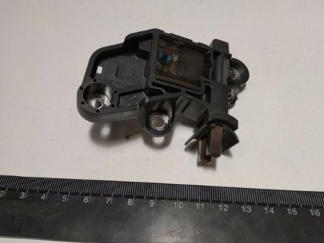 Реле-регулятор ВАЗ 2170, BOSCH (0272220731) для генератора F000BL0652