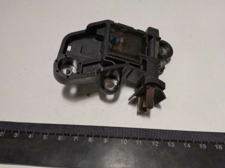 Реле-регулятор ВАЗ 2170, BOSCH (0272220731) для генератора F000BL0652