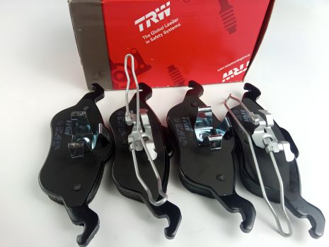 Передние тормозные колодки для Focus -05, TRW (GDB1358) (1763301) Передние тормозные колодки для Focus -05, TRW (GDB1358) (1763301)