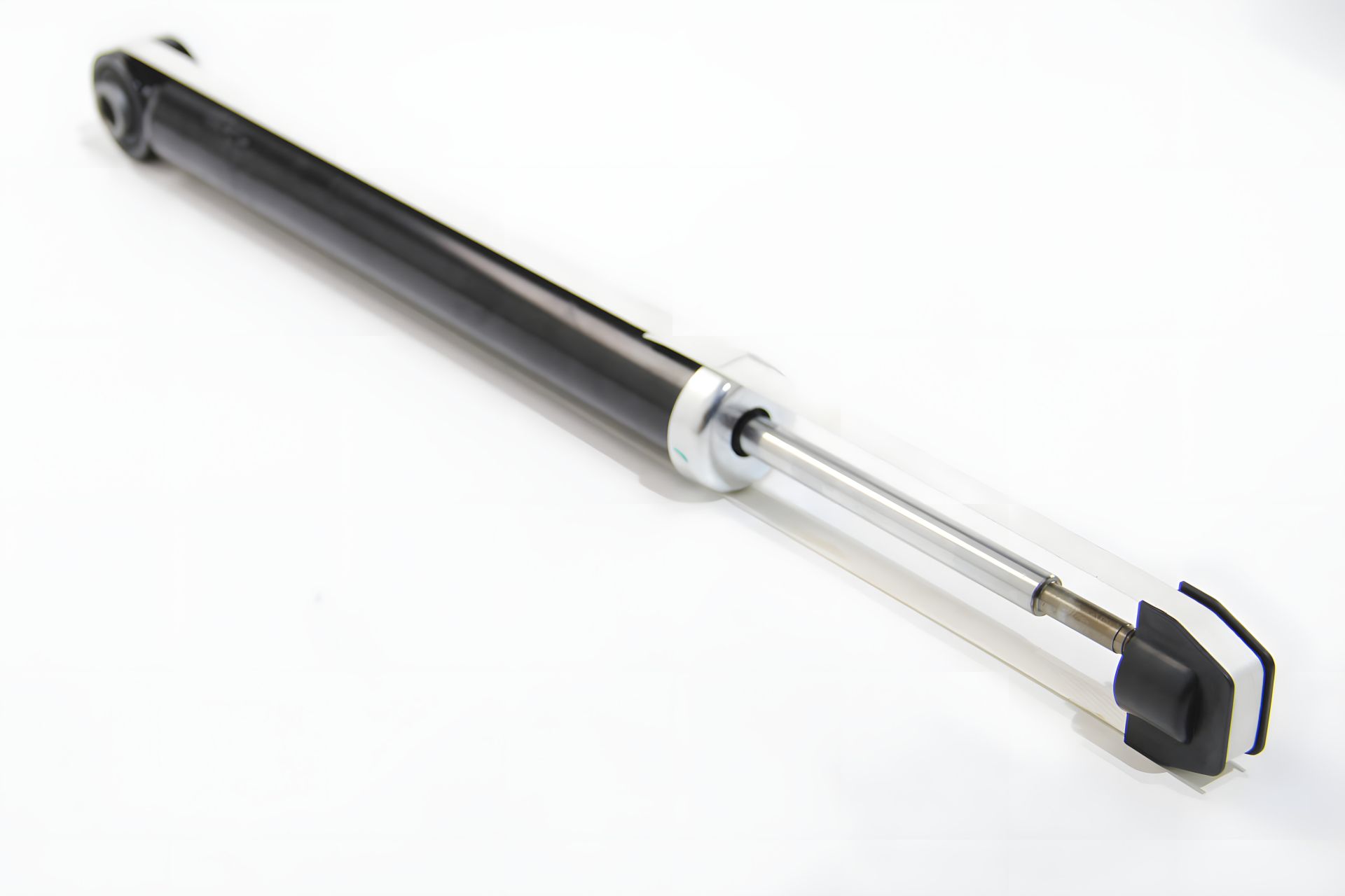 Задній амортизатор Logan 04-/Sandero 08-, JP Group (5152100300) Задній амортизатор Logan 04-/Sandero 08-, JP Group (5152100300)