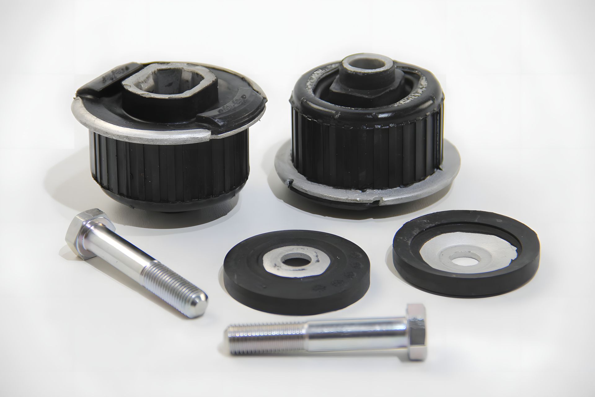 Задньої балки подушка W124 (к-кт), JP Group (1350101710) Задньої балки подушка W124 (к-кт), JP Group (1350101710)