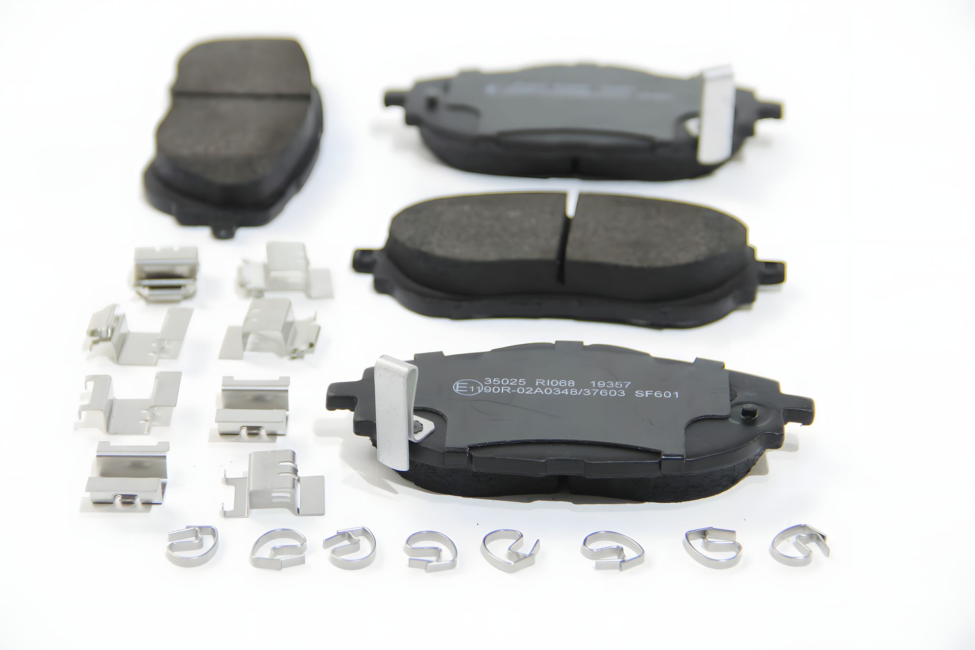 Передние тормозные колодки Auris/Corolla (13-18), ABS (35025) Передние тормозные колодки Auris/Corolla (13-18), ABS (35025)