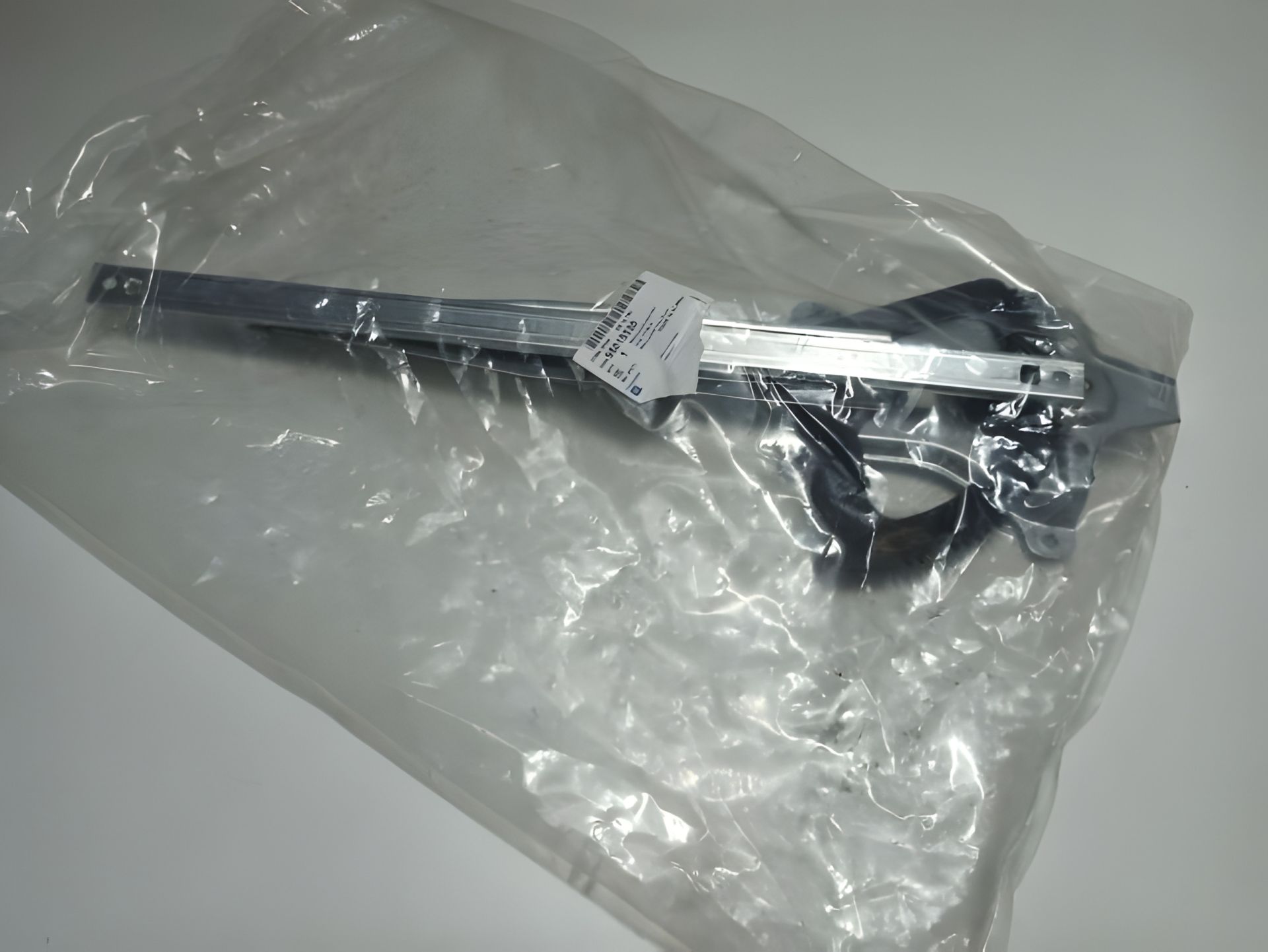 Електричний склопідйомник для Aveo передній правий, "GM" (95015330) без двигуна (96541784) Електричний склопідйомник для Aveo передній правий, "GM" (95015330) без двигуна (96541784)