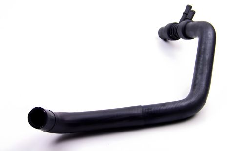 Радіаторний патрубок для Trafic/Vivaro 2.5dCi 01- (нижній), METALCAUCHO (09245)