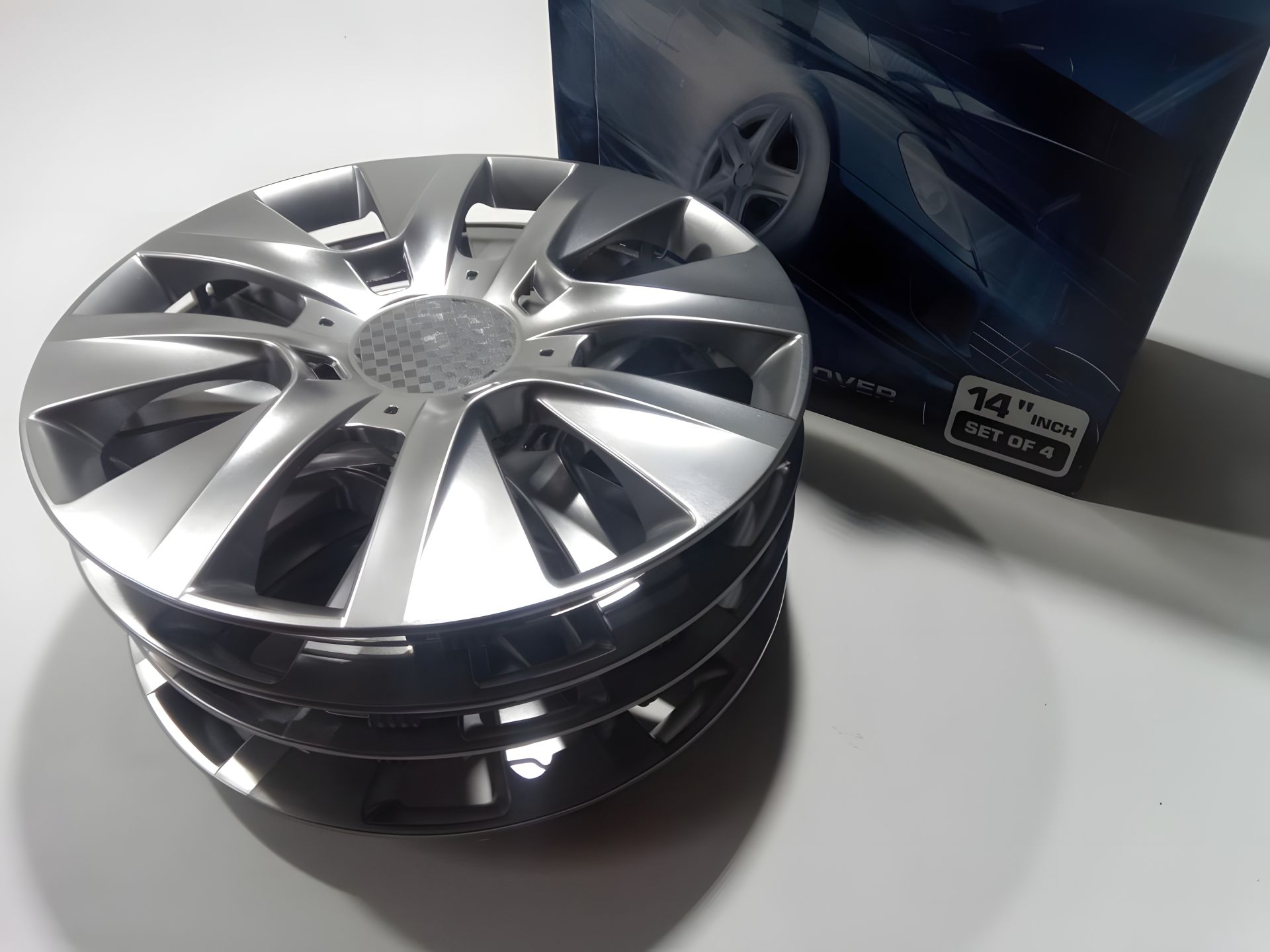 Ковпаки для коліс SJS з Туреччини, 14 дюймів, модель 225 (набір з 4 шт) + вибір емблеми (225/14) Ковпаки для коліс SJS з Туреччини, 14 дюймів, модель 225 (набір з 4 шт) + вибір емблеми (225/14)