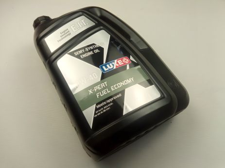 Моторна олива напівсинтетична 10W-40, LUXE Molybden 5л. Моторна олива напівсинтетична 10W-40, LUXE Molybden 5л.