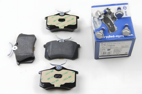 Задні гальмівні колодки VAG, Peugeot, Citroen, HELLA PAGID (8DB355018111)